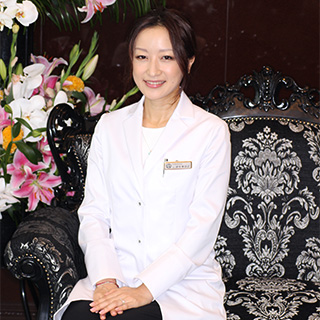 矯正歯科医師:諸星華奈子